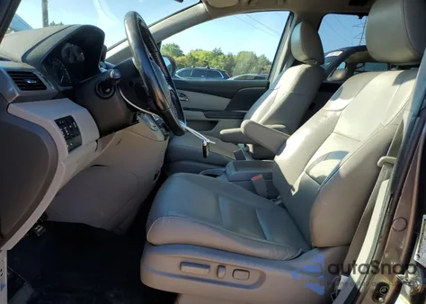 2016 Honda Odyssey Touring z USA, uszkodzony, nr VIN 5FNRL5H94GB088853